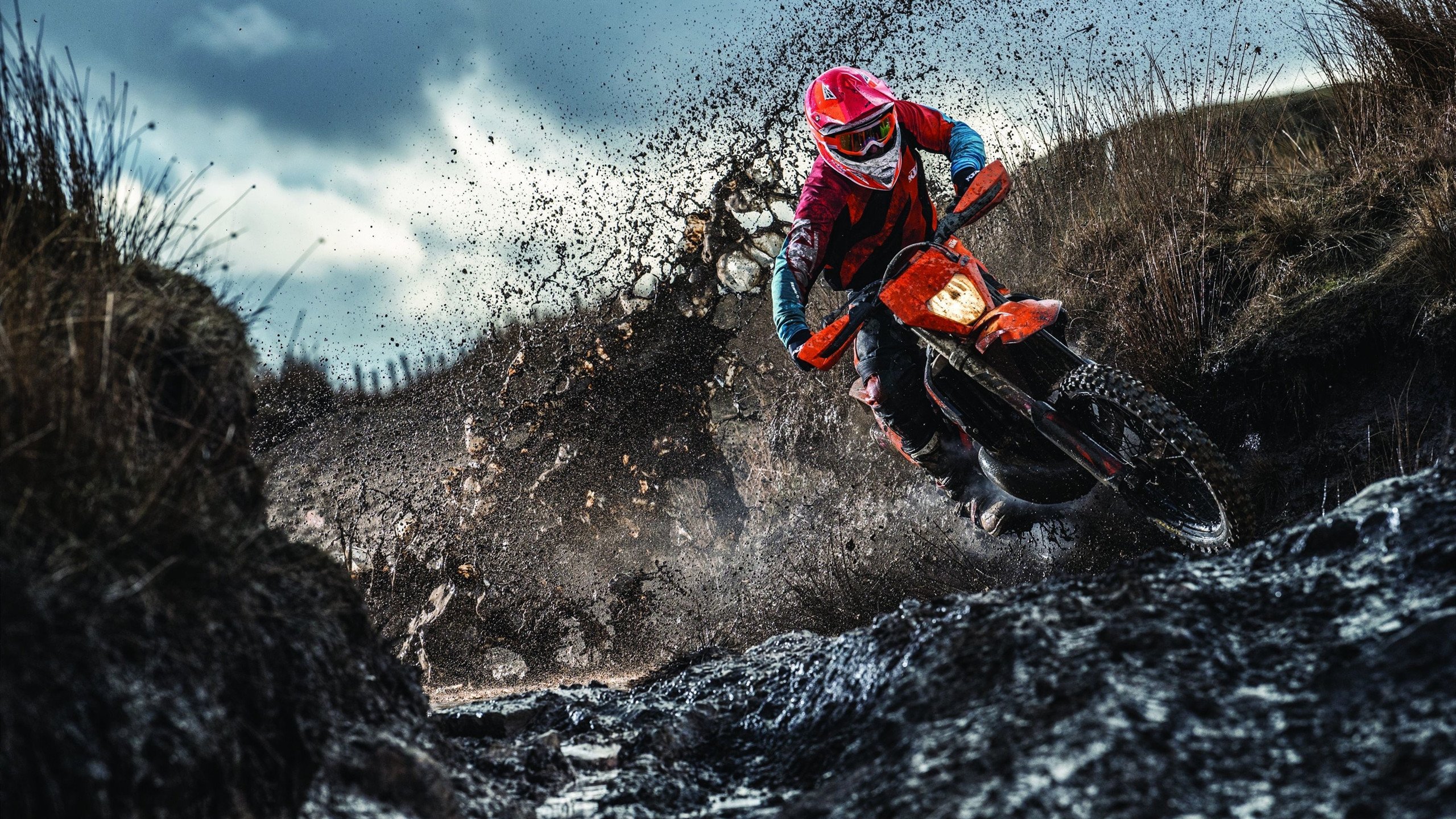 “逆境中的英雄：极端天气下的坚守与突破”，在逆境中崛起的名人